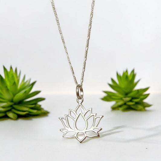 925 Sterling Silber Kette mit Lotus Anhänger - Symbol für Reinheit und Erleuchtung